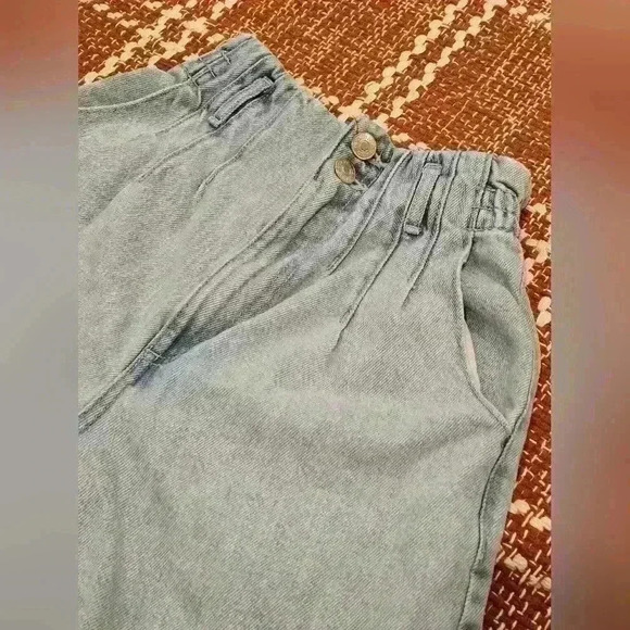 Zara High Waisted Denim Shorts Size 0 - Picture 2 of 9